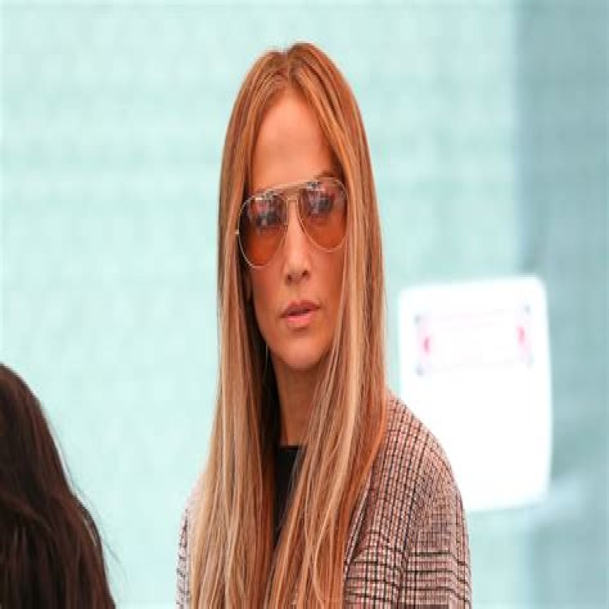 Jennifer Lopez Ditches Her Wedding Ring in Latest Social Media Post Amid Ben Affleck Marriage Rumors
