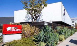Riot Games invests in Hypixel, a game studio making a new game with Minecraft technology